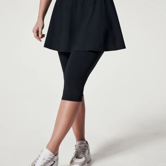NWT SPANX Booty Boost® Active Skirt Around Knee Leggings In Black, S - Picture 3 of 10